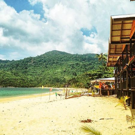 Kampong Juara Beachfront Hut Downstairs Astra - Beach Shack Chalet المظهر الخارجي الصورة